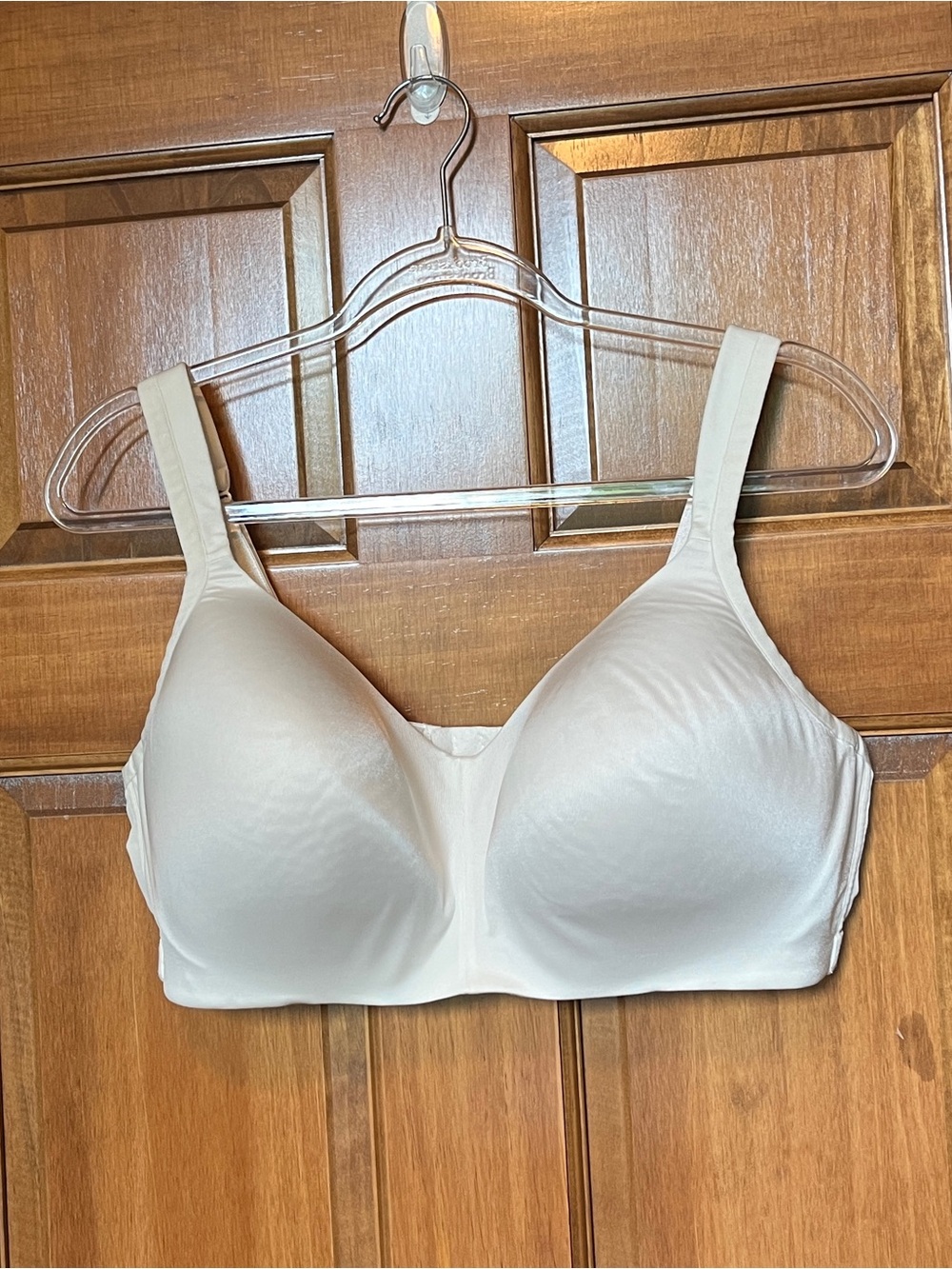 Cacique Lightly Lined Full Coverage Bra Size 42D Mesh Back Sides Light Cream